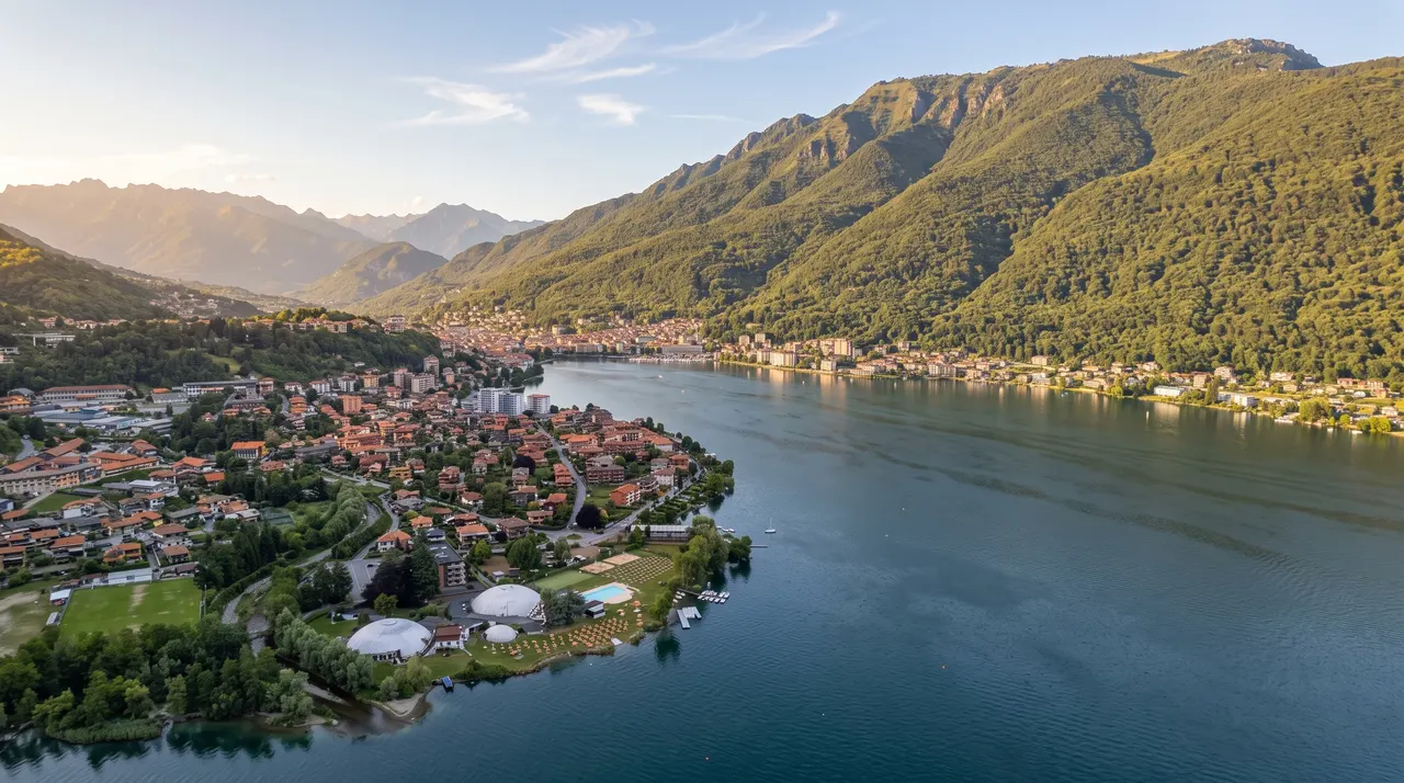 Omegna und das Nordende des Ortasees von oben